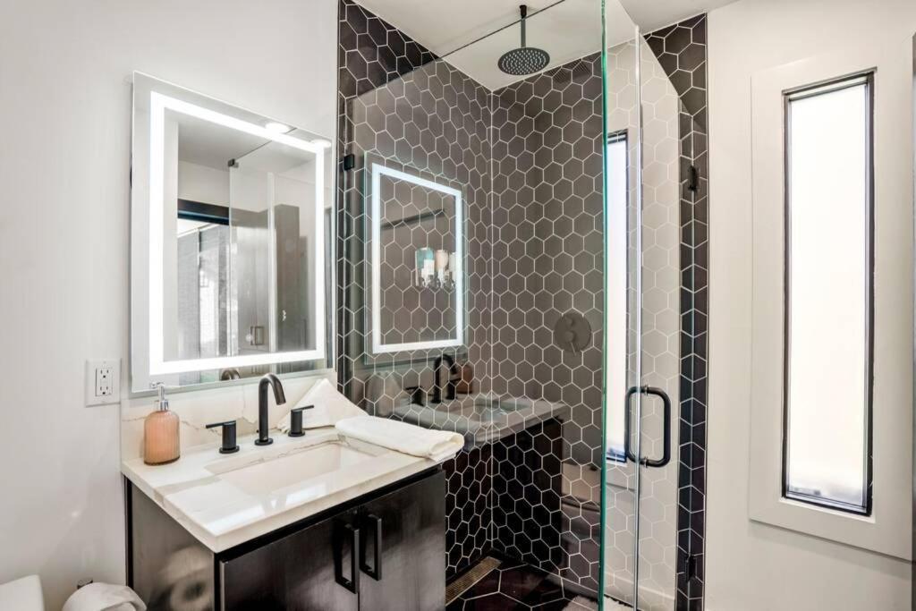 Quantum Tiny Loft At East End Revitalized ฮูสตัน ภายนอก รูปภาพ