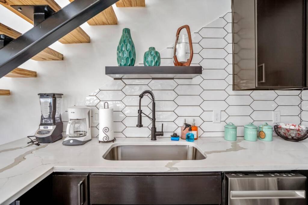 Quantum Tiny Loft At East End Revitalized ฮูสตัน ภายนอก รูปภาพ